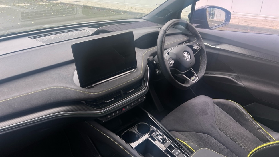Used Skoda Enyaq 2025 for sale - 76874851: Photo 2