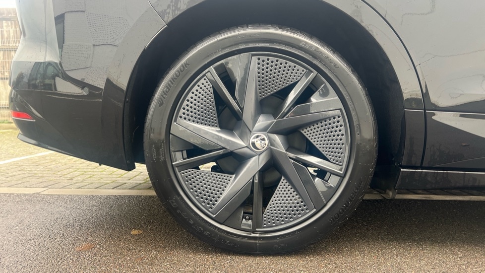 Used Skoda Enyaq 2025 for sale - 76874851: Photo 5