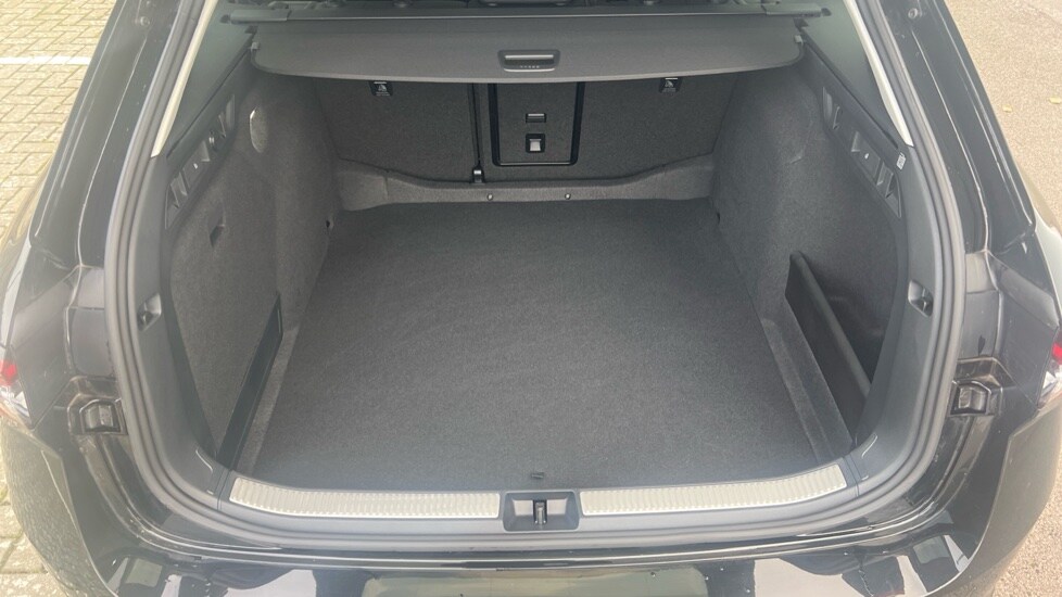 Used Skoda Superb 2024 for sale - 76901299: Photo 16