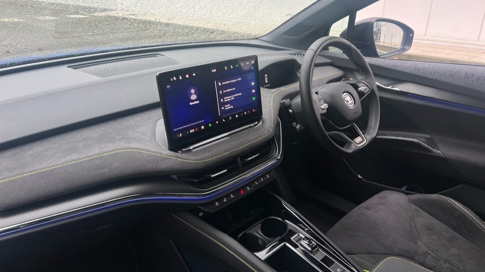 Used Skoda Enyaq 2025 for sale - 76874639: Photo 2