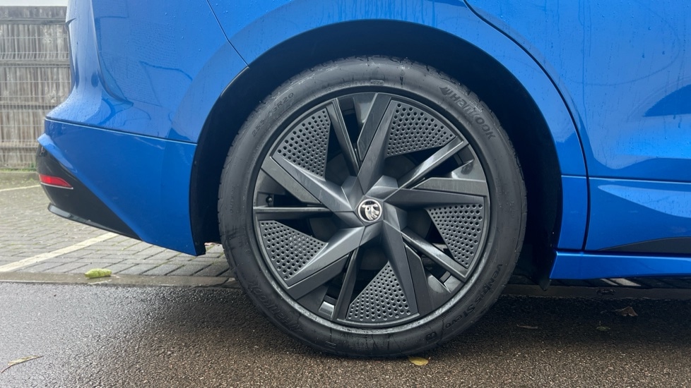 Used Skoda Enyaq 2025 for sale - 76874639: Photo 5