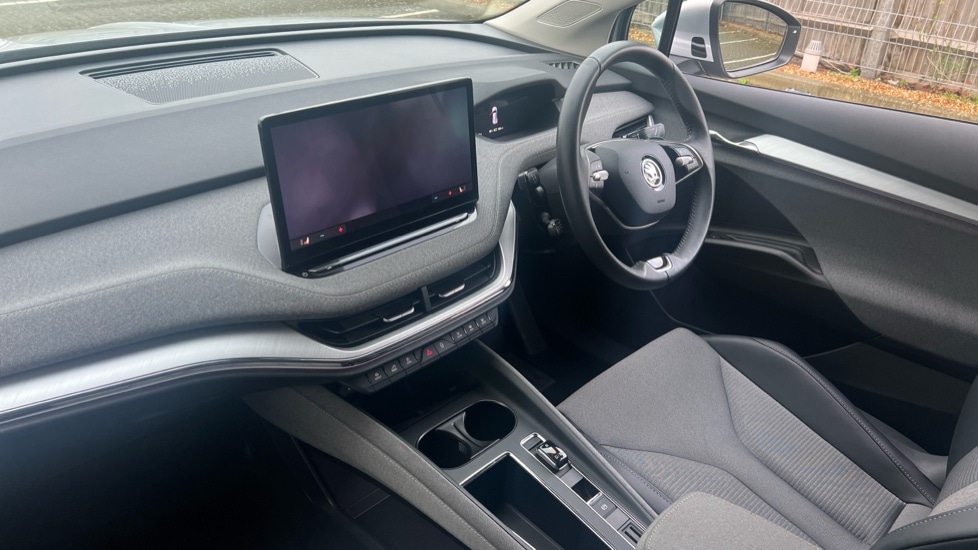 Used Skoda Enyaq 2024 for sale - 76872057: Photo 2