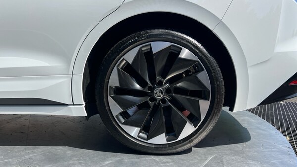 Used Skoda Enyaq 2025 for sale - 76217097: Photo 19