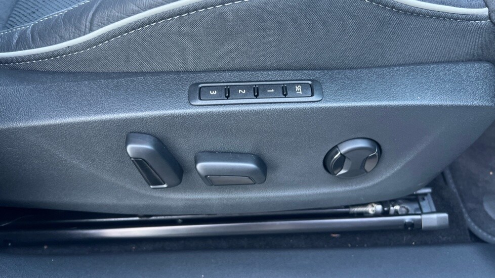 Used Skoda Enyaq 2025 for sale - 76217097: Photo 31