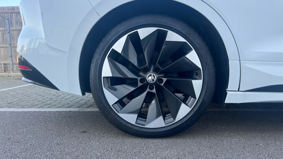 Used Skoda Enyaq 2025 for sale - 76217097: Photo 5