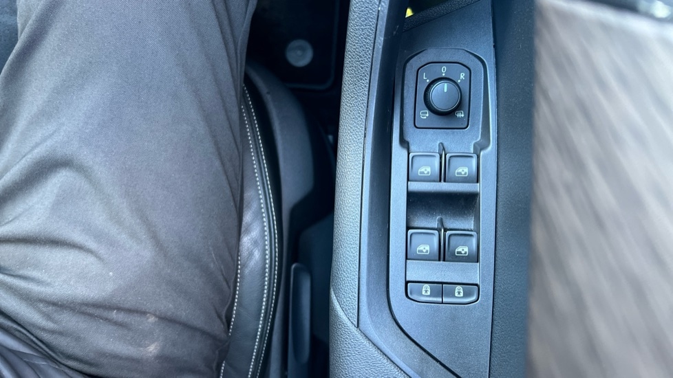 Used Skoda Karoq 2024 for sale - 76640251: Photo 35