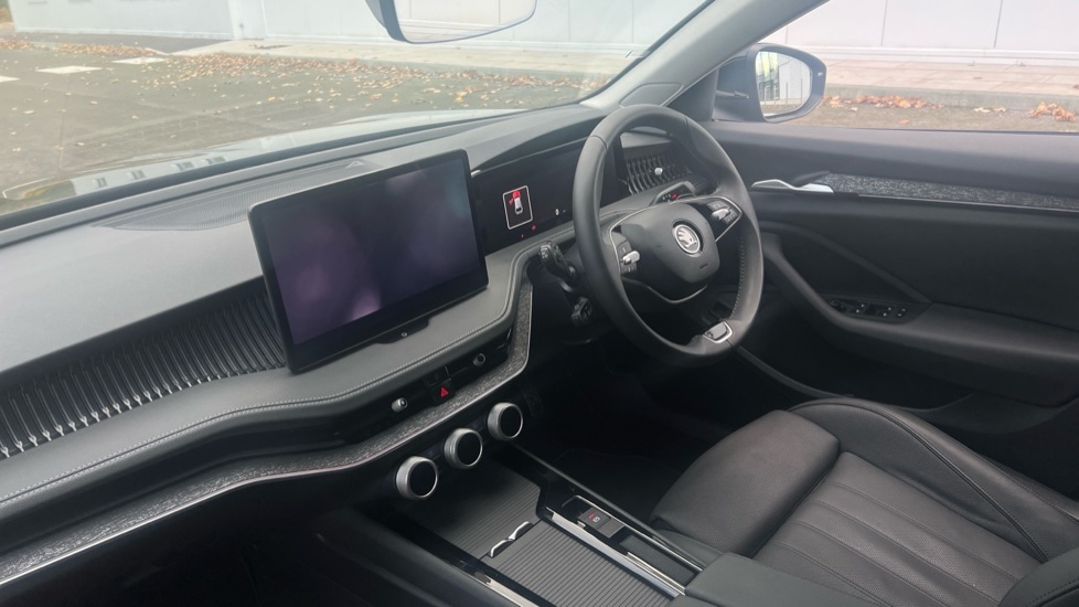 Used Skoda Superb 2024 for sale - 77010289: Photo 2