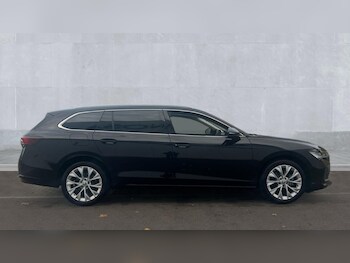 Used Skoda Superb 2024 for sale - 77010289: Photo