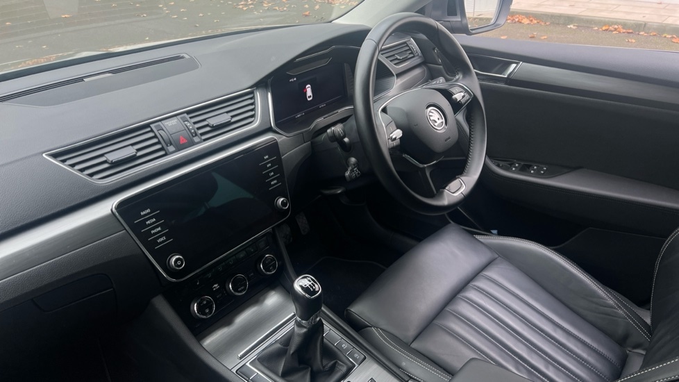 Used Skoda Superb 2022 for sale - 76614891: Photo 2