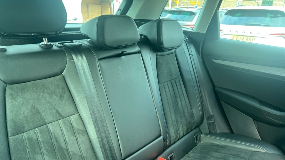 Used Skoda Karoq 2024 for sale - 76869729: Photo 15