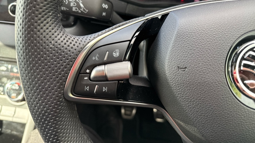 Used Skoda Karoq 2024 for sale - 76869259: Photo 32