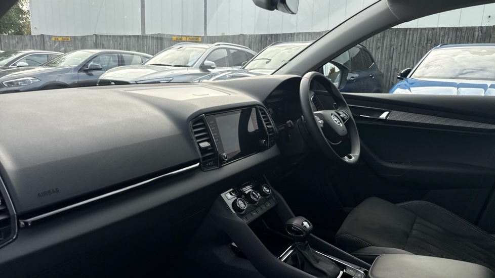 Used Skoda Karoq 2024 for sale - 76870461: Photo 2