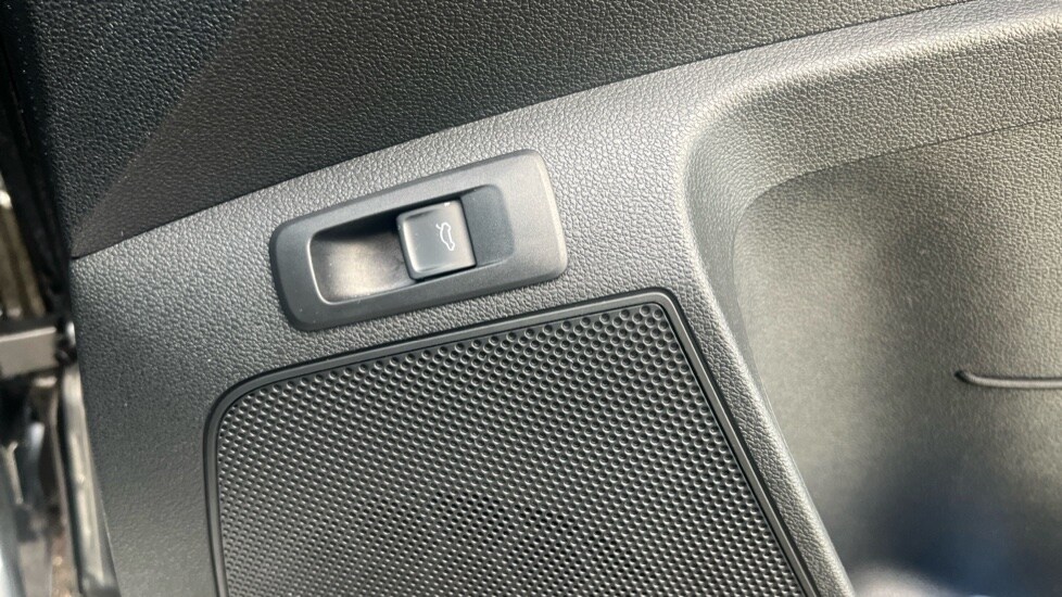 Used Skoda Karoq 2024 for sale - 76872264: Photo 35