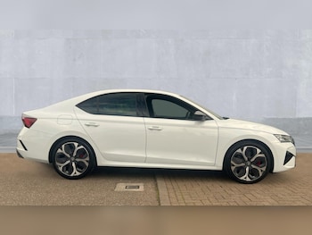 Used Skoda Octavia 2025 for sale - 76869990: Photo