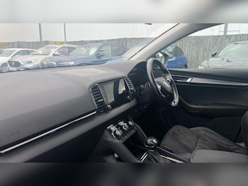 Used Skoda Karoq 2022 for sale - 76316922: Photo 2