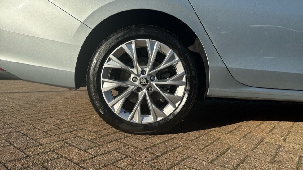 Used Skoda Superb 2025 for sale - 76229402: Photo 5