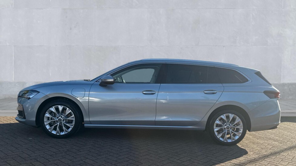 Used Skoda Superb 2025 for sale - 76229402: Photo 9