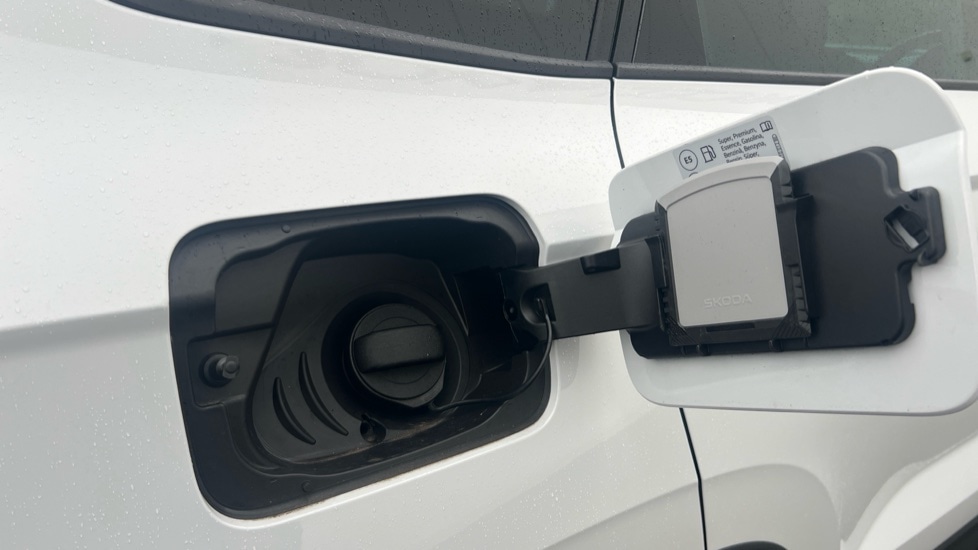 Used Skoda Karoq 2025 for sale - 76869223: Photo 29