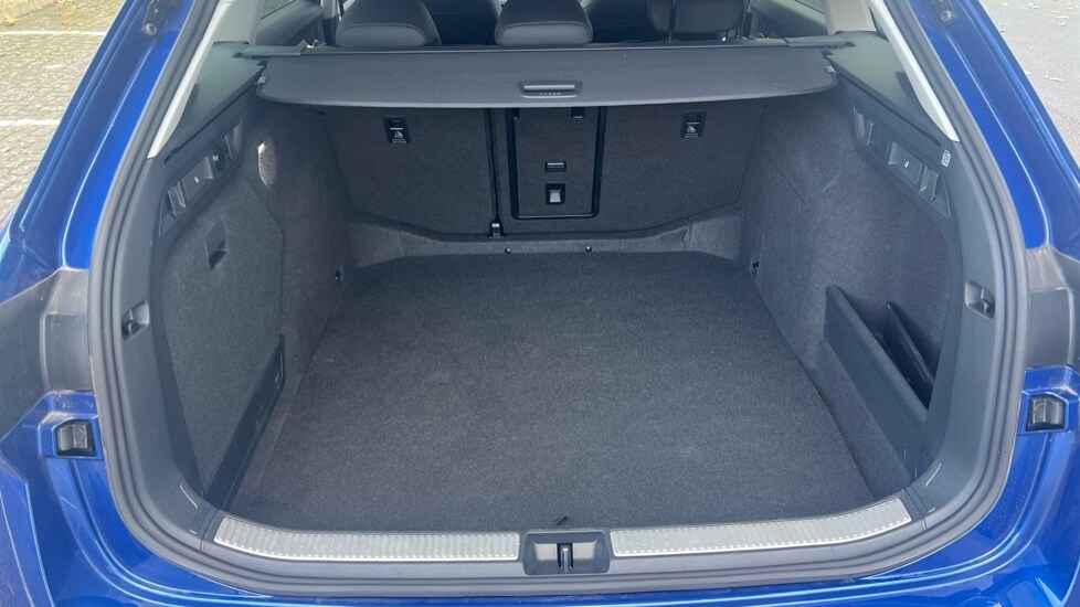 Used Skoda Superb 2025 for sale - 76872163: Photo 16