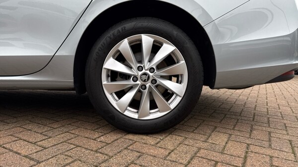 Used Skoda Superb 2025 for sale - 76015169: Photo 18
