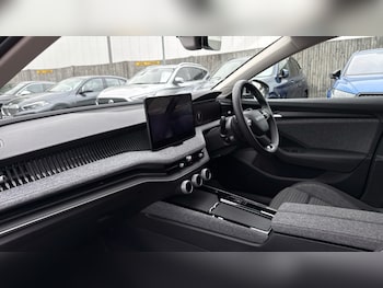 Used Skoda Superb 2025 for sale - 76015169: Photo 2