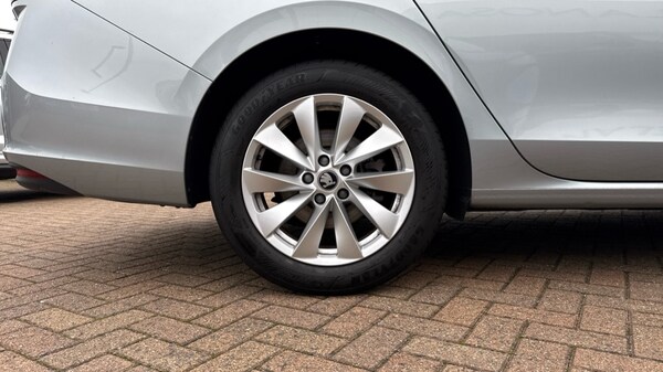 Used Skoda Superb 2025 for sale - 76015169: Photo 5