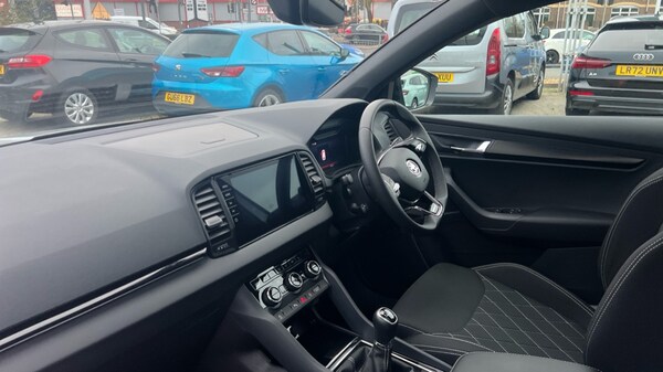 Used Skoda Karoq 2024 for sale - 75467338: Photo 2