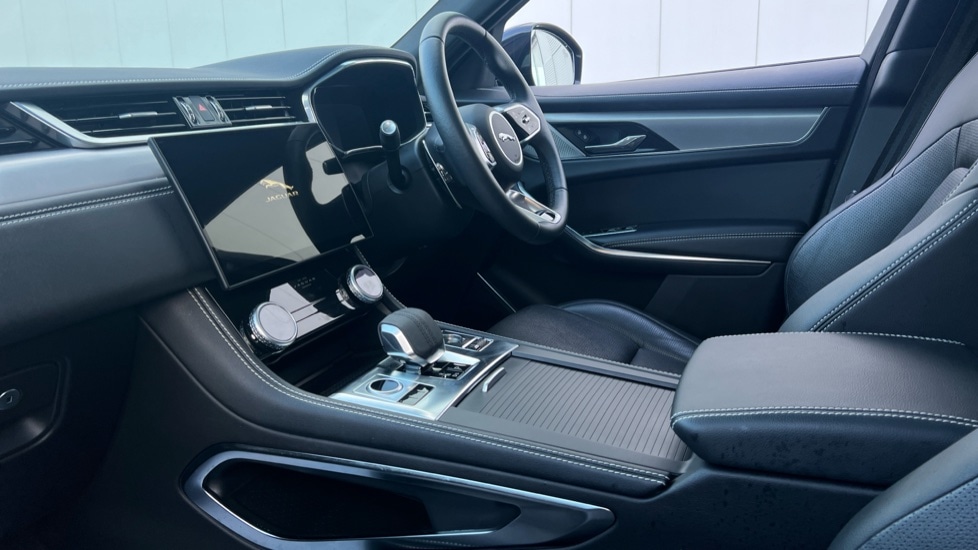 Used Jaguar F-Pace 2023 for sale - 76868674: Photo 10