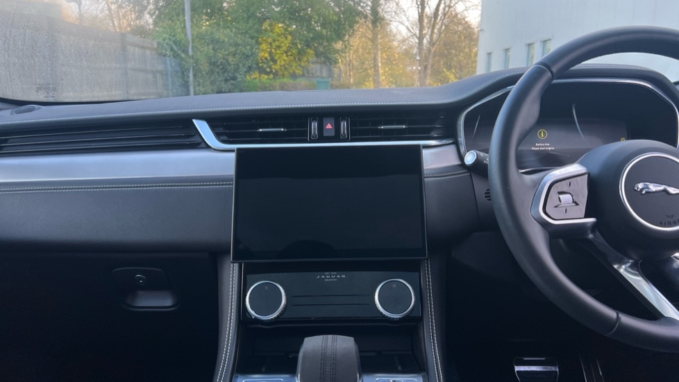 Used Jaguar F-Pace 2023 for sale - 76868674: Photo 12