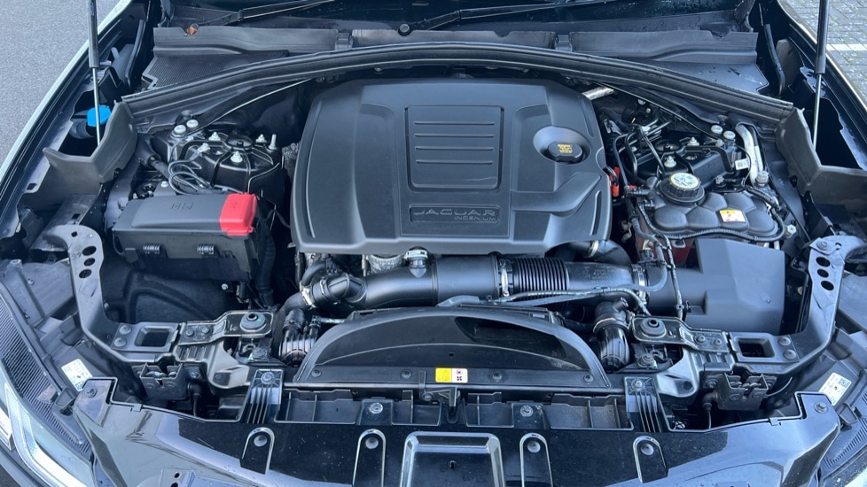 Used Jaguar F-Pace 2023 for sale - 76868674: Photo 16