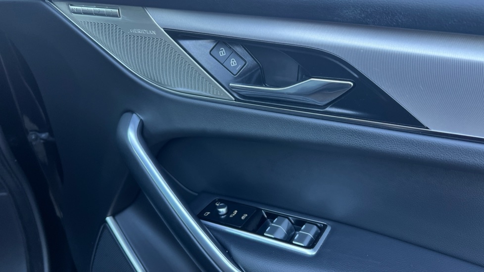 Used Jaguar F-Pace 2023 for sale - 76868674: Photo 30