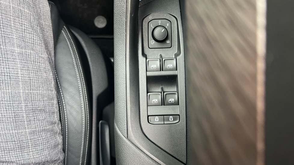 Used Skoda Karoq 2025 for sale - 76873834: Photo 40