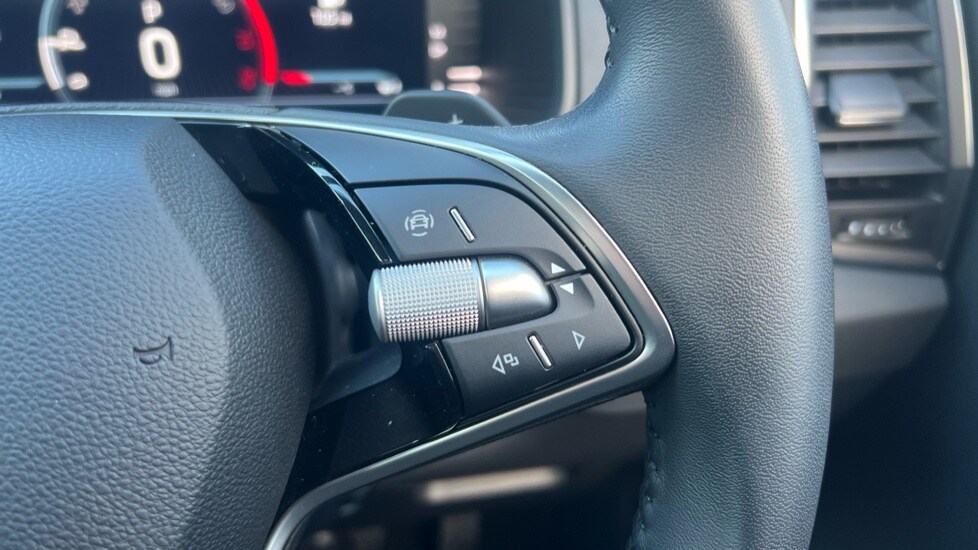 Used Skoda Karoq 2024 for sale - 76872431: Photo 35