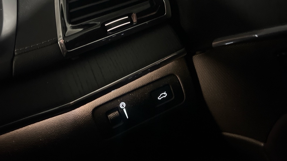 Used Volvo XC90 2019 for sale - 76552337: Photo 37