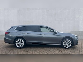 Used Skoda Superb 2025 for sale - 76384550: Photo