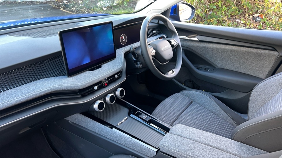 Used Skoda Superb 2025 for sale - 76872810: Photo 2