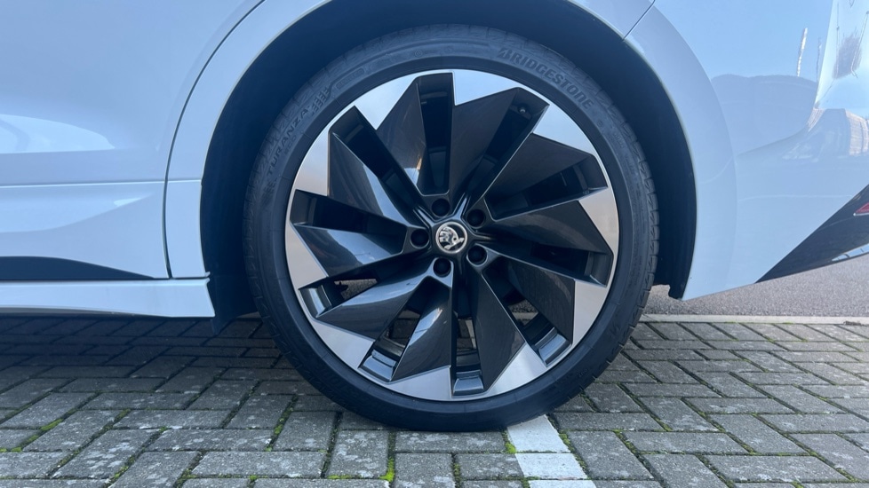 Used Skoda Enyaq 2025 for sale - 76868306: Photo 18