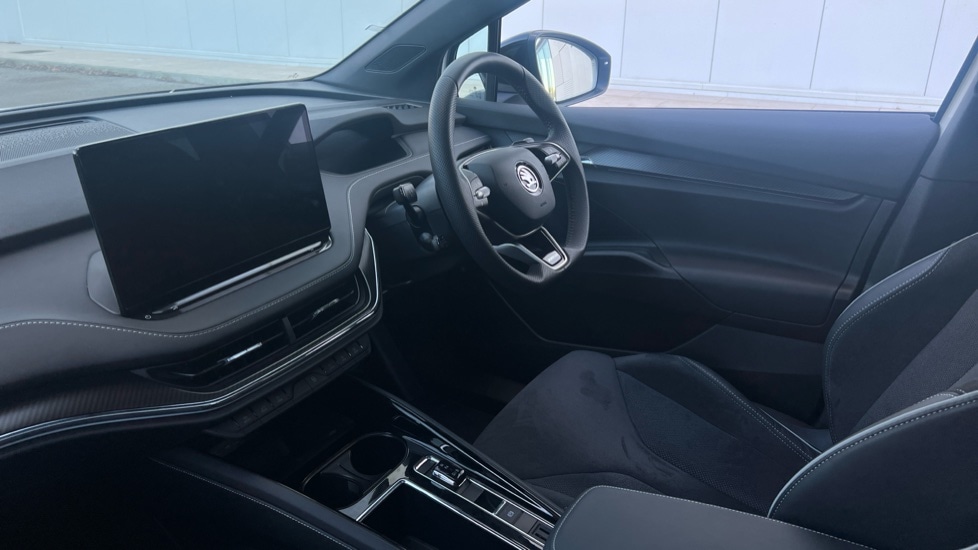 Used Skoda Enyaq 2025 for sale - 76868306: Photo 2