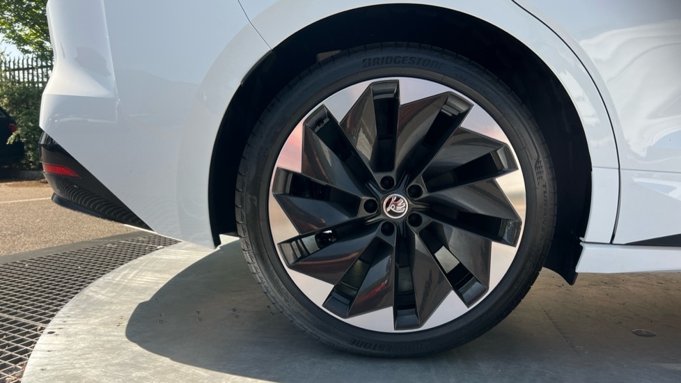 Used Skoda Enyaq 2025 for sale - 76096003: Photo 5