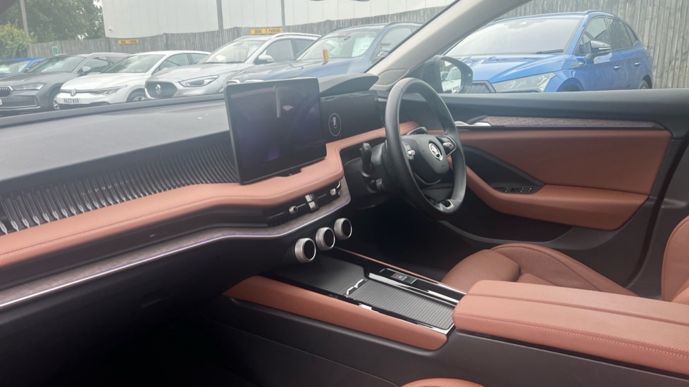 Used Skoda Superb 2025 for sale - 76196041: Photo 2