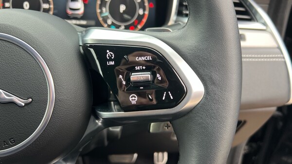 Used Jaguar F-Pace 2023 for sale - 75467265: Photo 30
