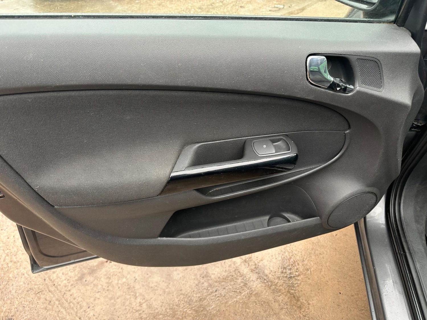 Used Vauxhall Corsa 2010 for sale - 77255517: Photo 31