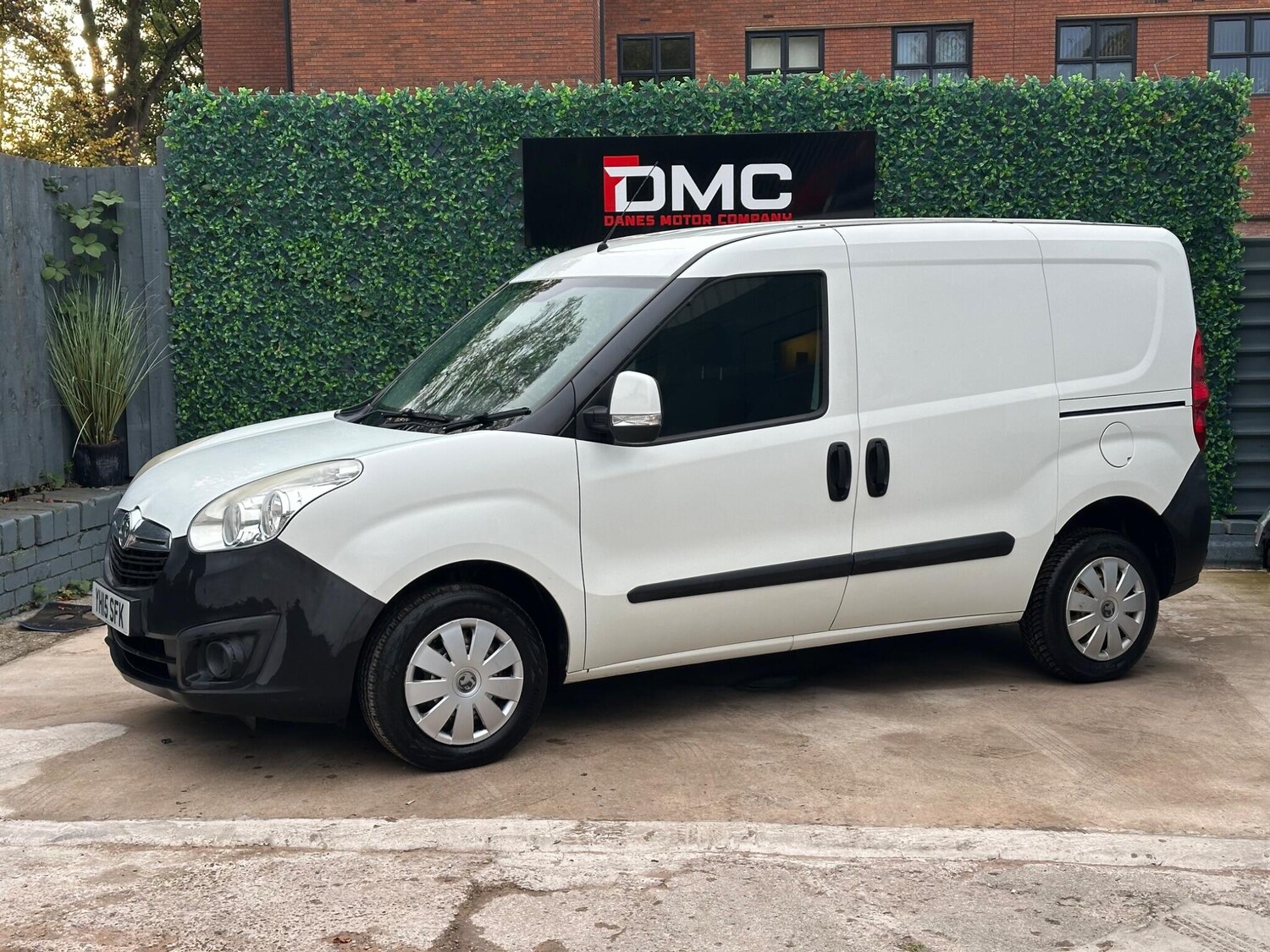 Used Vauxhall Combo 2015 for sale - 76824367: Photo 1