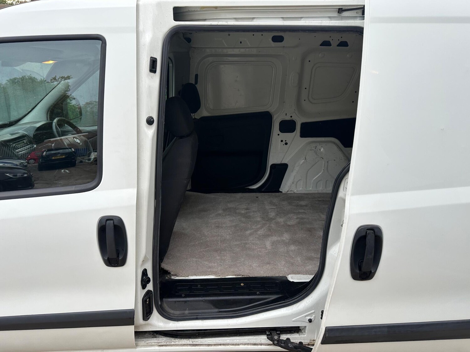 Used Vauxhall Combo 2015 for sale - 76824367: Photo 29