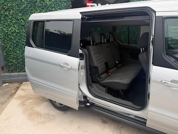 Used Ford Grand Tourneo Connect 2019 for sale - 79510370: Photo