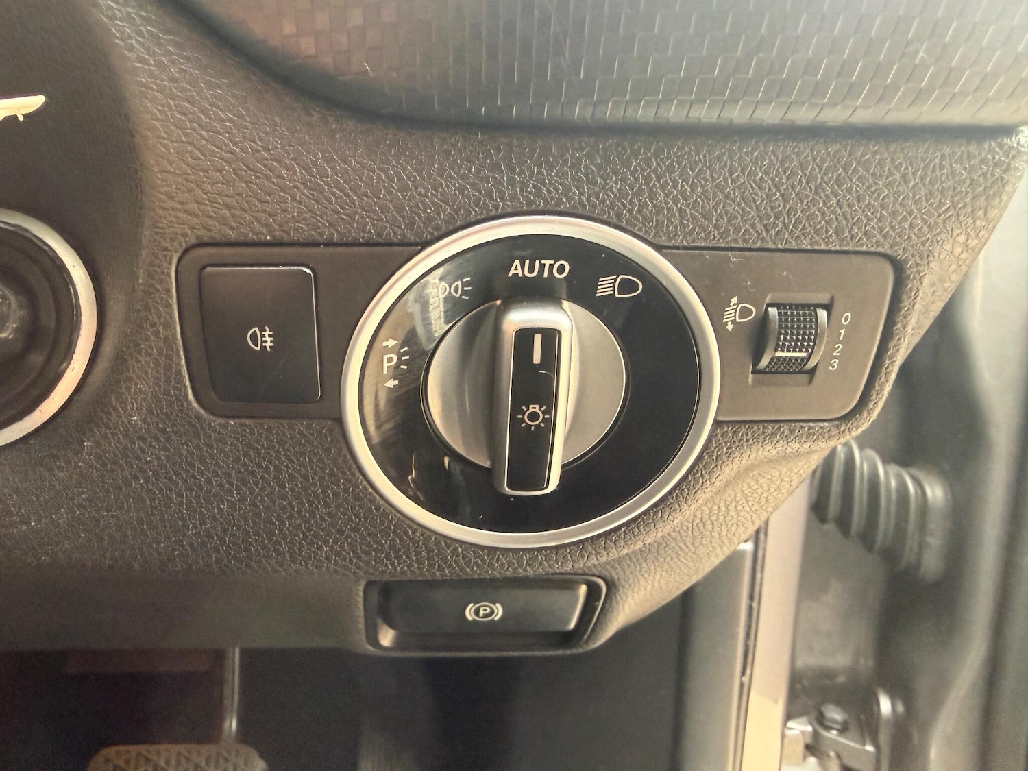 Used Mercedes-Benz A-Class 2015 for sale - 77646958: Photo 24