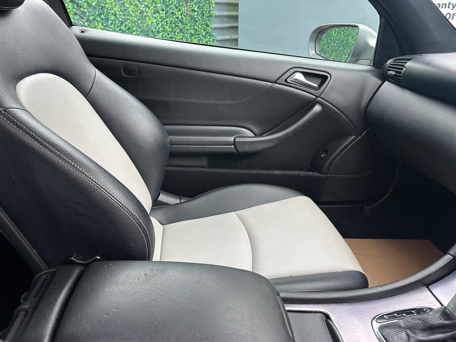 Used Mercedes-Benz CLC Class 2010 for sale - 77330331: Photo 20