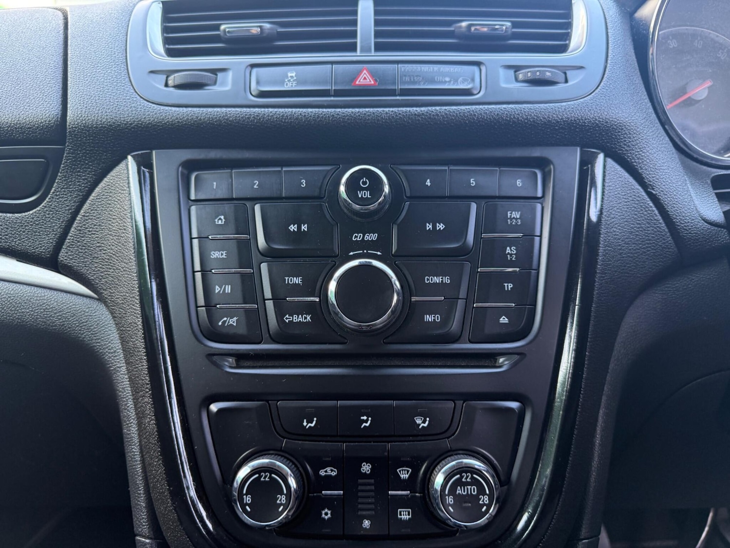 Used Vauxhall Mokka 2016 for sale - 77940344: Photo 23