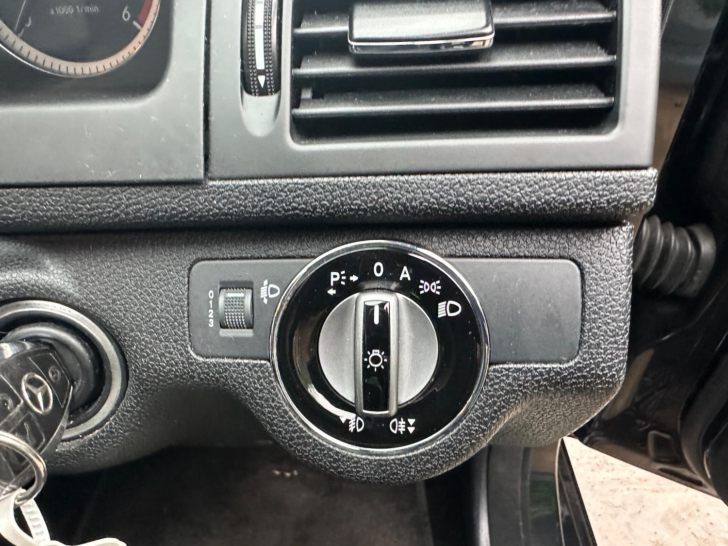 Used Mercedes-Benz C Class 2010 for sale - 77144008: Photo 26