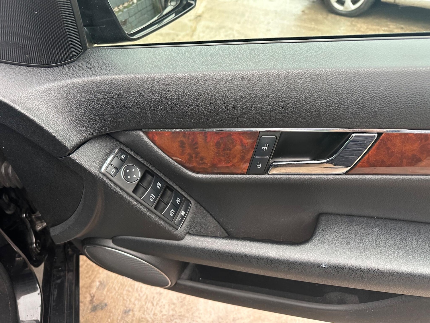 Used Mercedes-Benz C Class 2010 for sale - 77144008: Photo 95